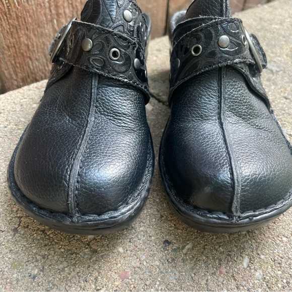 BOC BORN Women’s Black Leather Buckle Strap Slip On Clogs Shoe Size 6 - Picture 2 of 11